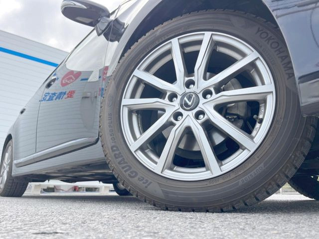 �y�����A���~�z�C�[���z�O�ςɃ}�b�`���������A���~�z�C�[���𑕒����Ă���܂��B�e��ЊO�A���~�z�C�[����A�X�^�b�h���X�^�C�����戵�����Ă���܂��B���񂲑��k����������