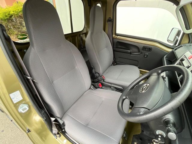 �^�]�ȃV�[�g���͎g�p�������Ȃ��A�ǍD�ȏ�ԂƂȂ��Ă��܂��B���J�Ɏg���Ă������Ƃ��悭�킩��܂��ˁB