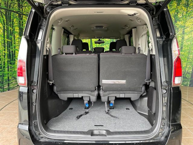 ���i�̂���������ʋ΁A���}���ɏ\���ȉ׎��X�y�[�X���m�ۂ��Ă���܂��B�Z�J���h�V�[�g��|���ƁA�傫�ȉו��̐ύڂ��\�ł���