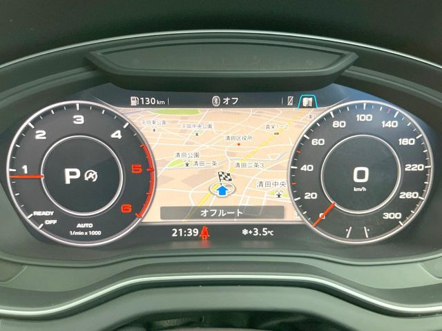 ���o�[�`�����R�b�N�s�b�g:�S�̂��t���p�l���ƂȂ��Ă����i�I�ȃ��[�^�[�p�l���B�ʏ�̃X�s�[�h���[�^�[�Ƃ��Ă̋@�\�͂������A�i�r�E�I�[�f�B�I�@�\�̊m�F�E������ł��A�^�]�ɏW�����₷���Ȃ��Ă���܂��B