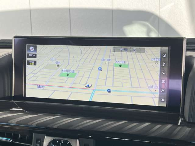 純正ナビ付きでお出かけも安心♪
