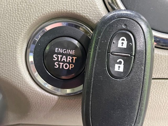 �y�L�[���X�X�^�[�g�V�X�e���z�J�o����|�P�b�g�ɓ��ꂽ�܂܂ł��h�A�̎{���E�������\�ȃX�}�[�g�L�[�𑕔��B�G���W���̃I���E�I�t�����J�M�����o���K�v����������Ƃ��Ă��֗��ł���