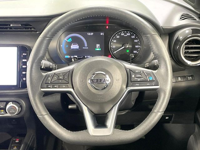 �y�����v�����X�e�A�����O�z�㎿�Ȋv���g�p���邱�ƂŁA��ɂ����������݂ƂĂ��^�]���₷���n���h���ł���