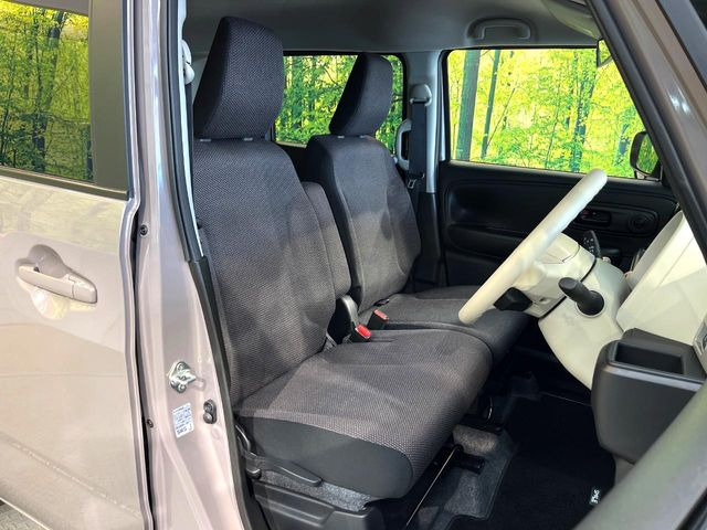 もちろん車内はキレイです♪よりクリーンな状態をキープしたいお客様には『ナノゾーンコート』がおすすめ!新型コロナウイルス対策や、除菌・消臭に効果を発揮し多くの方にご好評いただいております。