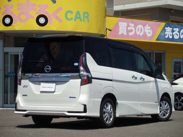 セレナ2.0 ハイウェイスターV 4WD