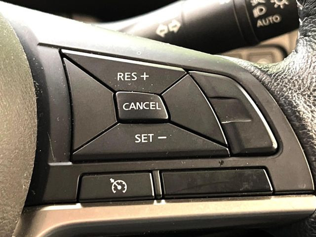 �y�N���[�Y�R���g���[���z�������H�����N���N���s�B�A�N�Z���𗣂��Ă���葬�x�ő��s���ł��A�������^�]���̕��S���y��!�����E�������ȒP�ȃX�C�b�`����Œ����ł��܂��B