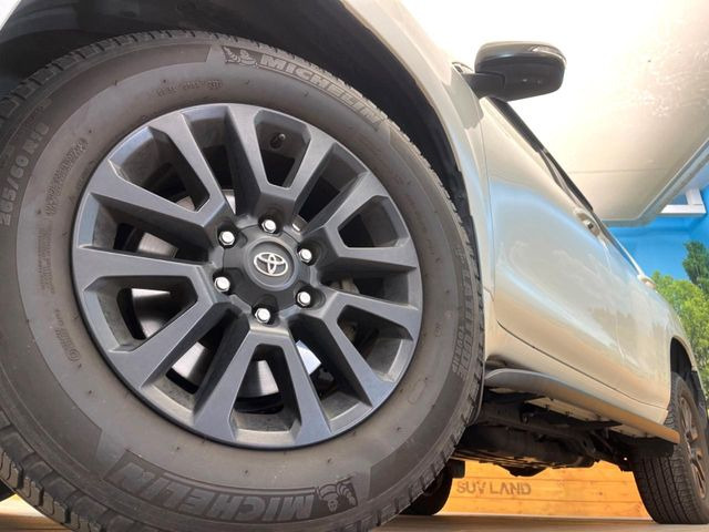 �y����18�C���`�A���~�z�C�[���z�O�ςɃ}�b�`���������A���~�z�C�[���𑕒����Ă���܂��B�e��ЊO�A���~�z�C�[����A�X�^�b�h���X�^�C�����戵�����Ă���܂��B���񂲑��k����������