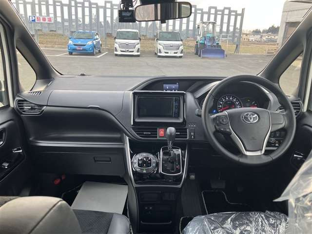 ヴォクシー2.0 ZS 煌III 4WD