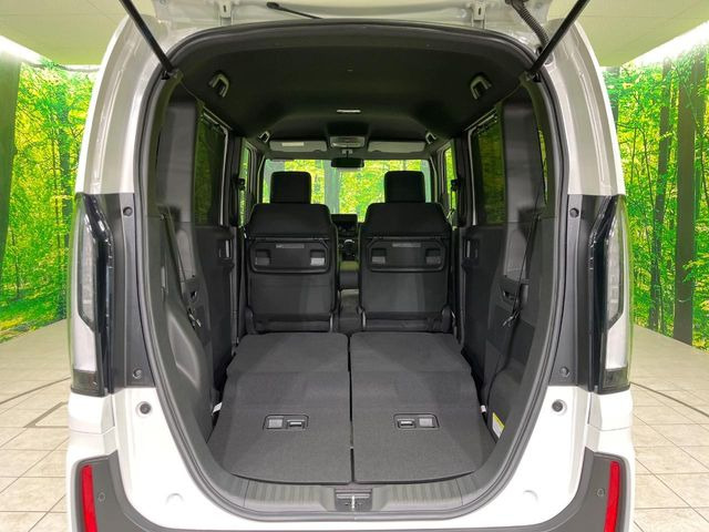 ���i�̂���������ʋ΁A���}���ɏ\���ȉ׎��X�y�[�X���m�ۂ��Ă���܂��B�Z�J���h�V�[�g��|���ƁA�傫�ȉו��̐ύڂ��\�ł���