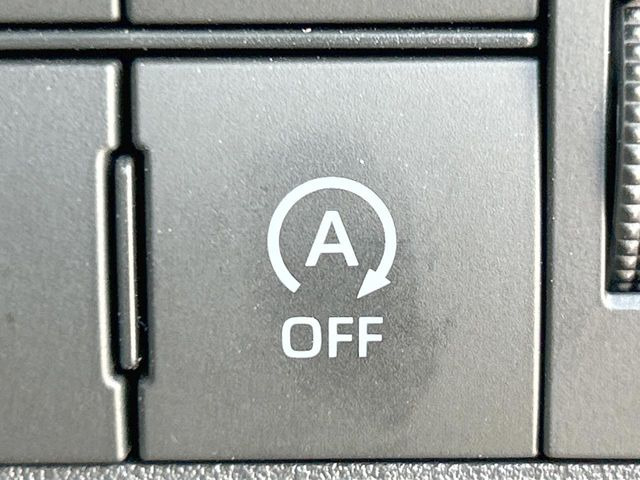 �y�A�C�h�����O�X�g�b�v�z�ԐM����a�؂Œ�Ԃ����ۂɃG���W�����~���A���ʂȔR���̏����}���܂��B�R��������ی�ɂȂ���@�\��G���W���̓u���[�L�𗣂��΍Ďn�����܂��B