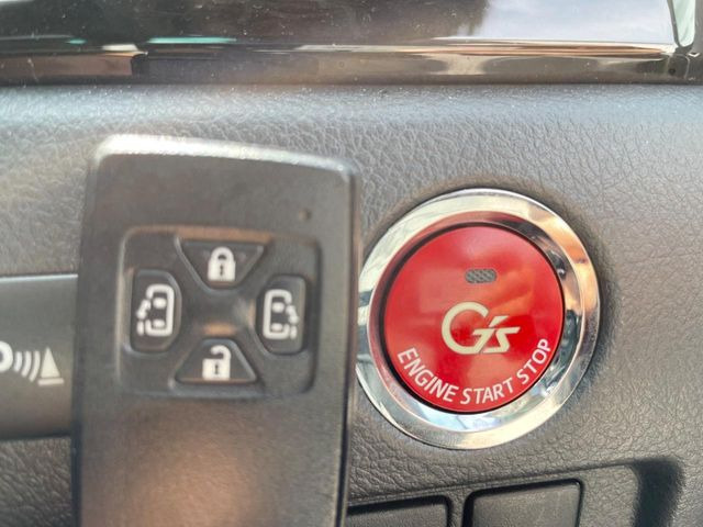 �y�X�}�[�g�L�[�z�J�o����|�P�b�g�ɓ��ꂽ�܂܂ł��h�A�̎{���E�������\�ȃX�}�[�g�L�[�𑕔��B�G���W���̃I���E�I�t�����J�M�����o���K�v����������Ƃ��Ă��֗��ł���