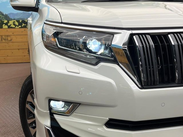 �yLED�w�b�h���C�g�z���V����ԑ��s�����ǍD�Ȏ��E���m�ۂ����S���ĉ^�]�ł��鍂�P�xLED�w�b�h���C�g�𑕔�!�_�����x�������A����d�͂��}�����Ă��܂��B