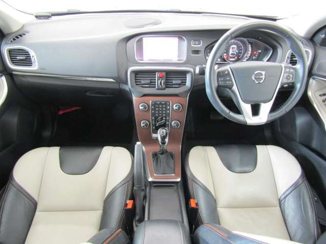 V40クロスカントリーT5 AWD クラシック エディション 4WD