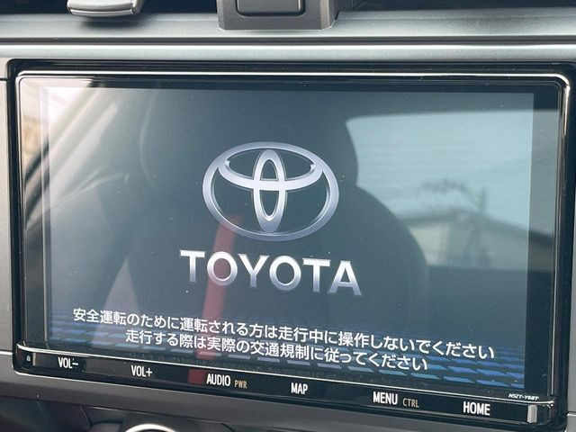 �y9�^�����i�r�z�l�C�̏����i�r�𑕔����Ă���܂��B�i�r�̎g���₷���͂������A�I�[�f�B�I�@�\���[��!�L�����v�◷�s�͂������A�ʋ΂┃�����ȂǕ��i�̃h���C�u���y�����Ȃ�͂���