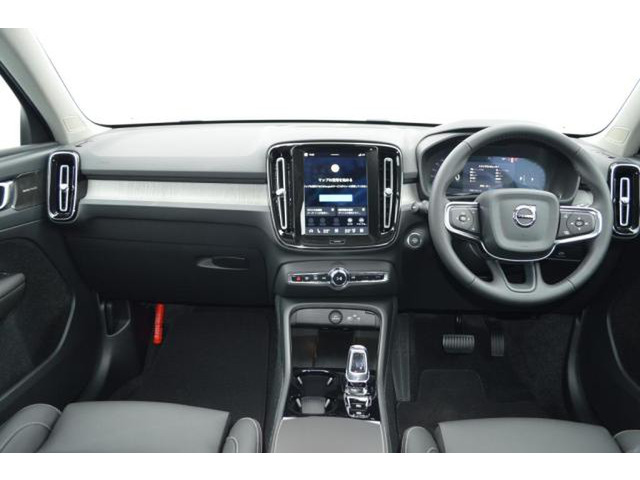 XC40ウルトラ B4 AWD 4WD