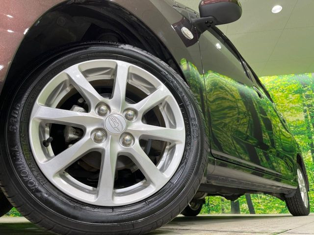 �y����14�C���`�A���~�z�C�[���z�O�ςɃ}�b�`���������A���~�z�C�[���𑕒����Ă���܂��B�e��ЊO�A���~�z�C�[����A�X�^�b�h���X�^�C�����戵�����Ă���܂��B���񂲑��k����������y