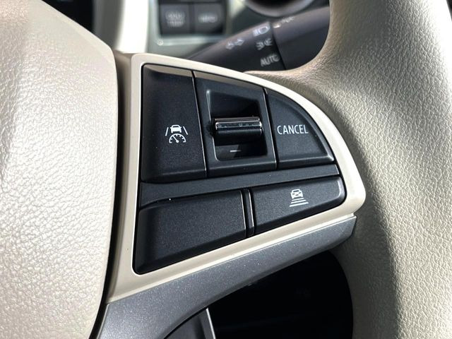 【アダプティブクルーズコントロール】高速道路での長距離走行が楽に!!自動で速度を保つクルーズコントロールが、衝突軽減システムと連携し、前方の車両を感知して車間を保つように速度調節してくれます!!