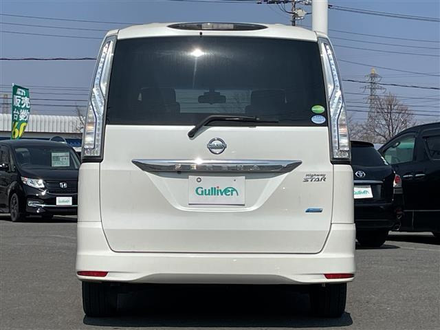 セレナ2.0 ハイウェイスター Vセレクション+Safety 4WD