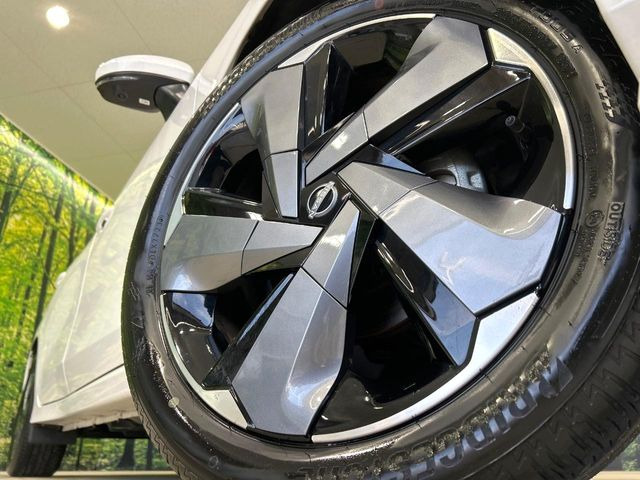 �y����17�C���`�A���~�z�C�[���z�O�ςɃ}�b�`���������A���~�z�C�[���𑕒����Ă���܂��B�e��ЊO�A���~�z�C�[����A�X�^�b�h���X�^�C�����戵�����Ă���܂��B���񂲑��k����������