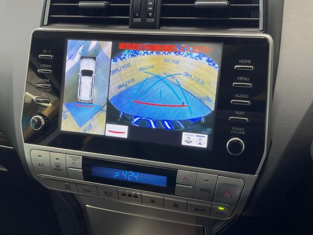 �y�p�m���~�b�N�r���[���j�^�[�z��p�̃J�����ɂ��A�ォ�猩���낵���悤�Ȏ��_��360�x�N���}�̎��͂��m�F���邱�Ƃ��ł��܂������p�������m�F���₷���A�����ꏊ�ł̐؂�Ԃ��⒓�Ԃ��X���[�Y�ɍs���܂��B