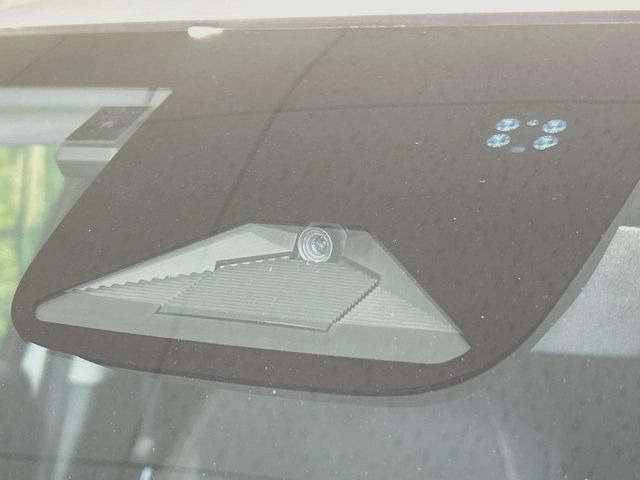 �y�z���_�Z���V���O�z���s���ɑO���̎ԗ�����F�����A�Փ˂������Ȏ��͌x��ƃu���[�L�ŏՓˉ���Ɣ�Q�y�����A�V�X�g�B�����S�Ƀh���C�u�����y���݂��������܂��B