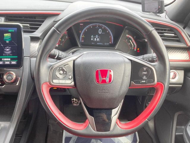 �y�����v�����X�e�A�����O�z�㎿�Ȋv���g�p���邱�ƂŁA��ɂ����������݂ƂĂ��^�]���₷���n���h���ł���