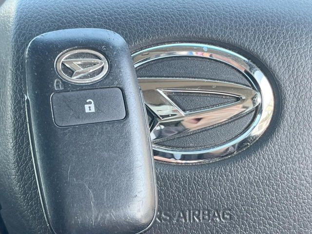 �y�L�[�t���[�V�X�e���z�J�o����|�P�b�g�ɓ��ꂽ�܂܂ł��h�A�̎{���E�������\�ȃX�}�[�g�L�[�𑕔��B�G���W���̃I���E�I�t�����J�M�����o���K�v����������Ƃ��Ă��֗��ł���