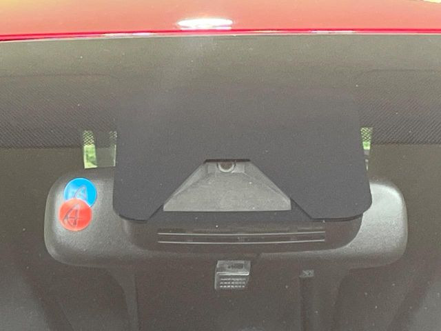 �y�g���^�Z�[�t�e�B�Z���X�z���s���ɑO���̎ԗ�����F�����A�Փ˂������Ȏ��͌x��ƃu���[�L�ŏՓˉ���Ɣ�Q�y�����A�V�X�g�B�����S�Ƀh���C�u�����y���݂��������܂��B