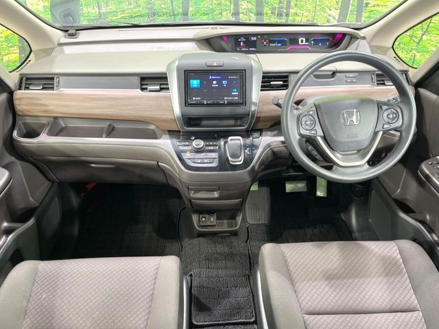 フリード1.5 ハイブリッド G