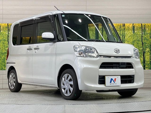 高透明度のガラス皮膜で撥水はもちろん、上質なツヤ・光沢を実現。紫外線や酸性雨から大切な愛車を保護し、色あせ・劣化を防止。「弾スプラッシュコート」、「弾プリミッサコート」からお選びいただけます。