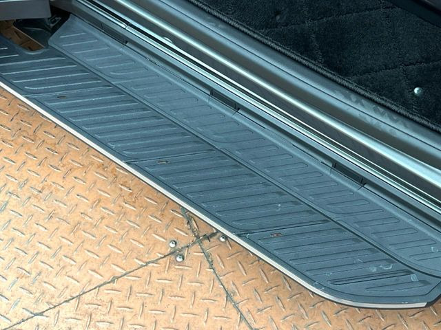 ���[�J�[�I�v�V�����́y���j�o�[�T���X�e�b�v�z�𑕔��B�X���C�h�h�A�ƘA�������X�e�b�v�ɂ��A�����Ȃ��q�l�̏��~�肪���Ղ��Ȃ�܂���