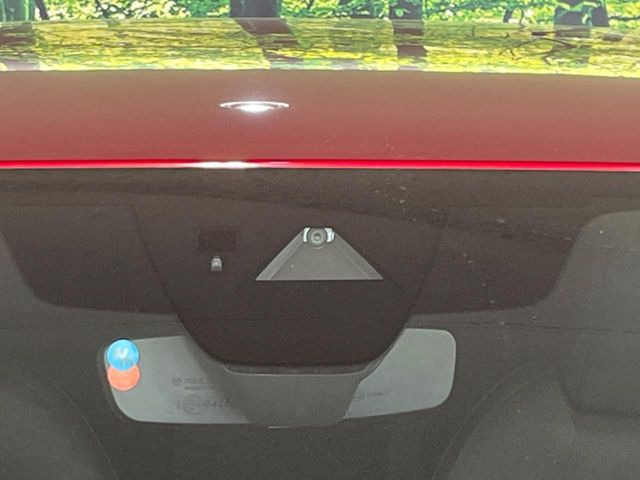 �yi-ACTIVESENSE�z���s���ɑO���̎ԗ�����F�����A�Փ˂������Ȏ��͌x��ƃu���[�L�ŏՓˉ���Ɣ�Q�y�����A�V�X�g�B�����S�Ƀh���C�u�����y���݂��������܂��B