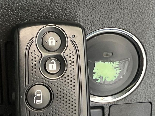 �y�L�[�t���[�V�X�e���z�J�o����|�P�b�g�ɓ��ꂽ�܂܂ł��h�A�̎{���E�������\�ȃX�}�[�g�L�[�𑕔��B�G���W���̃I���E�I�t�����J�M�����o���K�v����������Ƃ��Ă��֗��ł���