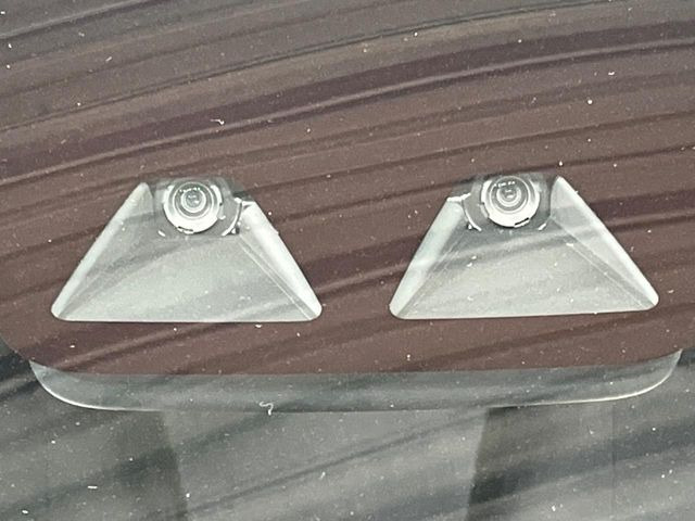 �y�X�}�[�g�A�V�X�g�z���s���ɑO���̎ԗ�����F�����A�Փ˂������Ȏ��͌x��ƃu���[�L�ŏՓˉ���Ɣ�Q�y�����A�V�X�g�B�����S�Ƀh���C�u�����y���݂��������܂��B