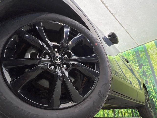 �y����18�C���`�A���~�z�C�[���z�O�ςɃ}�b�`���������A���~�z�C�[���𑕒����Ă���܂��B�e��ЊO�A���~�z�C�[����A�X�^�b�h���X�^�C�����戵�����Ă���܂��B���񂲑��k����������