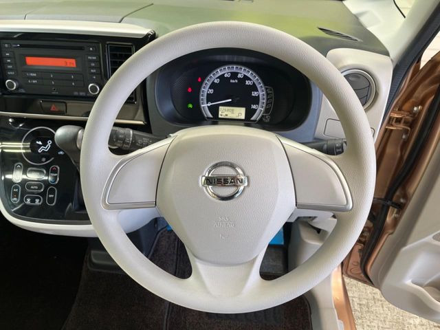 �y�C���e���W�F���g�G�}�[�W�F���V�[�u���[�L�z�t�����g�J�����őO���̎ԗ�����s�҂����m�B�Փ˂������Ȏ��͏Փ˔�Q�y���u���[�L���쓮�A�Փˉ�����T�|�[�g�B�����S�Ƀh���C�u�����y���݂��������܂��B