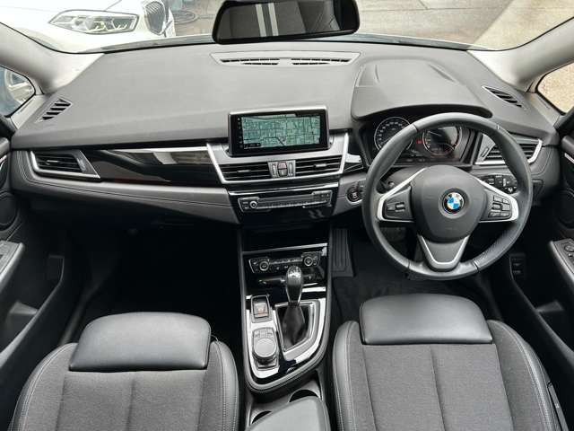 2シリーズグランツアラー218d スポーツ