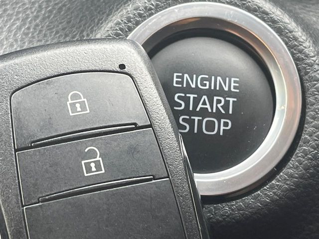 �y�X�}�[�g�L�[�z�J�o����|�P�b�g�ɓ��ꂽ�܂܂ł��h�A�̎{���E�������\�ȃX�}�[�g�L�[�𑕔��B�G���W���̃I���E�I�t�����J�M�����o���K�v����������Ƃ��Ă��֗��ł���