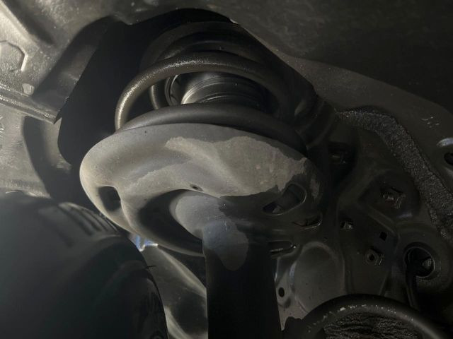 �yRS��R�_�E���T�X�z���[�_�E���ς݂̂��ԂŁA�X�^�C���b�V���Ȍ����ڂƂȂ��Ă���܂��B�ԗ��̏d�S�������鎖�ŁA���s���̈��萫�����サ�܂���