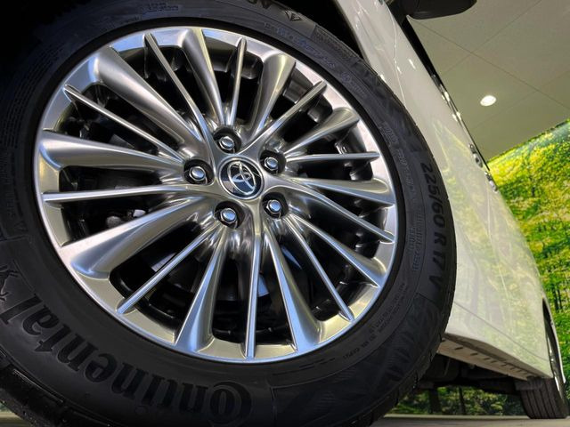 �y����17�C���`�A���~�z�C�[���z�O�ςɃ}�b�`���������A���~�z�C�[���𑕒����Ă���܂��B�e��ЊO�A���~�z�C�[����A�X�^�b�h���X�^�C�����戵�����Ă���܂��B���񂲑��k����������