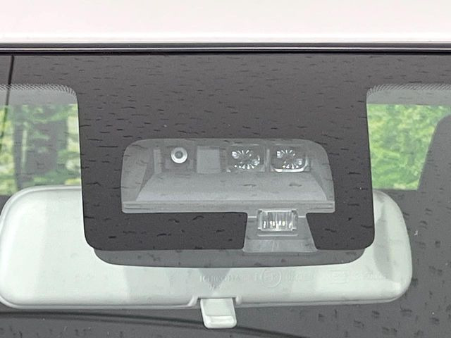 �y�f���A���Z���T�[�u���[�L�T�|�[�g�z���s���ɑO���̎ԗ�����F�����A�Փ˂������Ȏ��͌x��ƃu���[�L�ŏՓˉ���Ɣ�Q�y�����A�V�X�g�B�����S�Ƀh���C�u�����y���݂��������܂��B