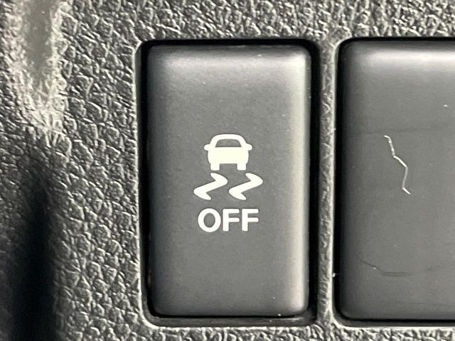 �y������h�~���u�z�ԗ��̉���������m����ƁA�����I�Ɏԗ��̐i�s������ۂ悤�Ɏԗ��𐧌䂵�܂��B�J�̓��ȂǊ���₷���H�ʏ󋵂ł����S�ȉ^�]���\�ł��B