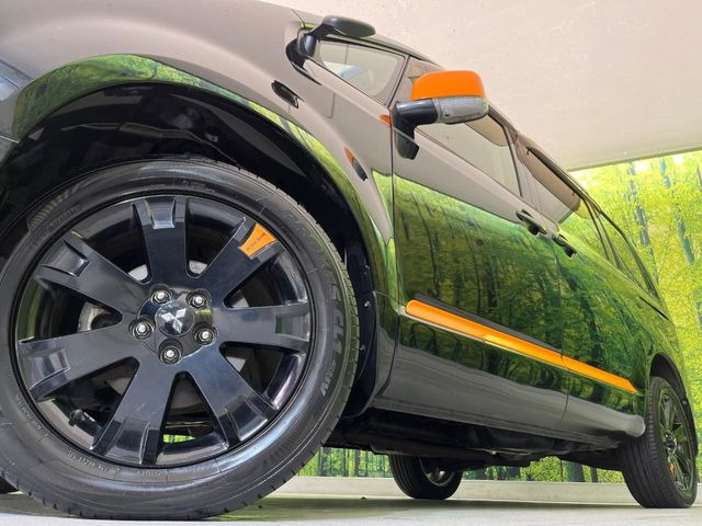 �y�O���[�h��p����18�C���`�A���~�z�C�[���z�f�U�C�����̍��������A���~�z�C�[���𑕒����Ă���܂��B�e��ЊO�A���~�z�C�[����A�X�^�b�h���X�^�C�����戵�����Ă���܂��B���񂲑��k����������