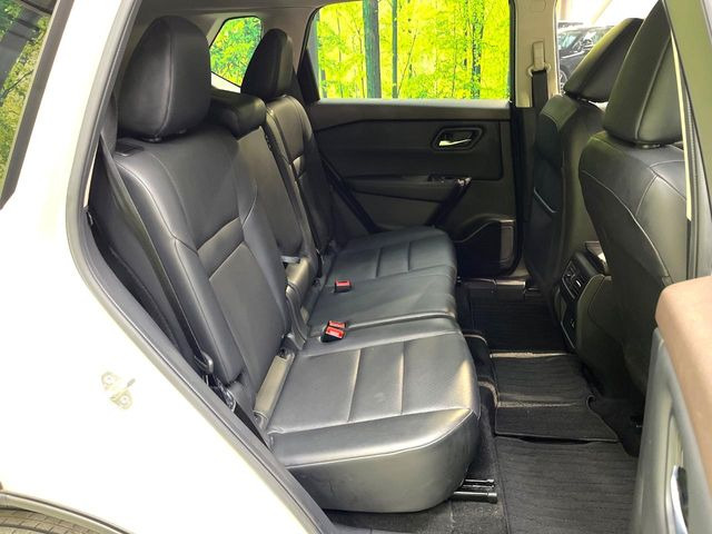 �y���烌�U�[�V�[�g�z����̂ӂ���肪�e�ՂŃ����e�i���X�����ȒP�ȁA�@�\���ɗD��鍇����v���̗p�����㎿�ȃV�[�g�ł��B����S�n���悭�A���������ӂ��S�n�ǂ��ԓ���Ԃ����o���Ă���܂��B