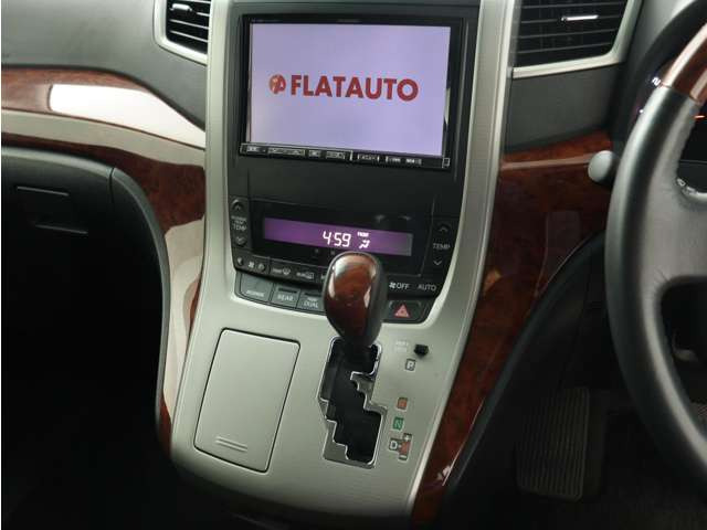 �yALPINE��HDD�i�r�Q�[�V�����V�X�e�������zCD��DVD�Đ��A�����^���@�\�ȂǑ��ʂȋ@�\����葵���Ă���܂�!