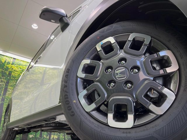 �y����15�C���`�A���~�z�C�[���z�O�ςɃ}�b�`���������A���~�z�C�[���𑕒����Ă���܂��B�e��ЊO�A���~�z�C�[����A�X�^�b�h���X�^�C�����戵�����Ă���܂��B���񂲑��k����������