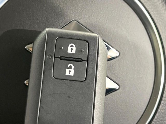 �y�L�[���X�X�^�[�g�V�X�e���z�J�o����|�P�b�g�ɓ��ꂽ�܂܂ł��h�A�̎{���E�������\�ȃX�}�[�g�L�[�𑕔��B�G���W���̃I���E�I�t�����J�M�����o���K�v����������Ƃ��Ă��֗��ł���