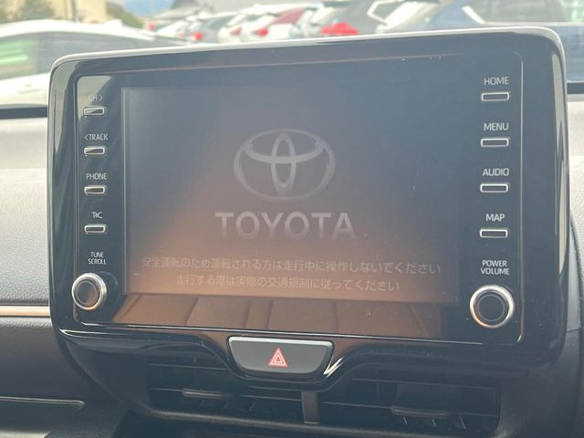 �y8�C���` �f�B�X�v���C�I�[�f�B�I�z���ʂ̃f�B�X�v���C��AppleCarPlay��AndroidAuto�����p�\�B�傫�ȉ�ʂŃX�}�z�i�r�A�v���������p���������܂���