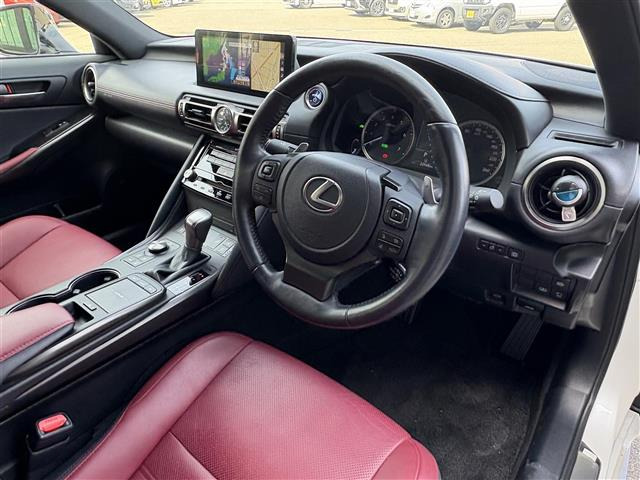 IS300h バージョンL