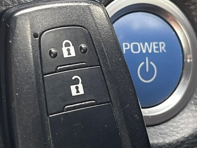 �y�X�}�[�g�L�[�z�J�o����|�P�b�g�ɓ��ꂽ�܂܂ł��h�A�̎{���E�������\�ȃX�}�[�g�L�[�𑕔��B�G���W���̃I���E�I�t�����J�M�����o���K�v����������Ƃ��Ă��֗��ł���